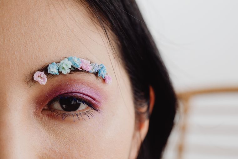 Maquillage des yeux pailleté